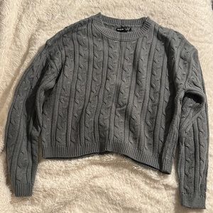Gray knitted sweater- like new
